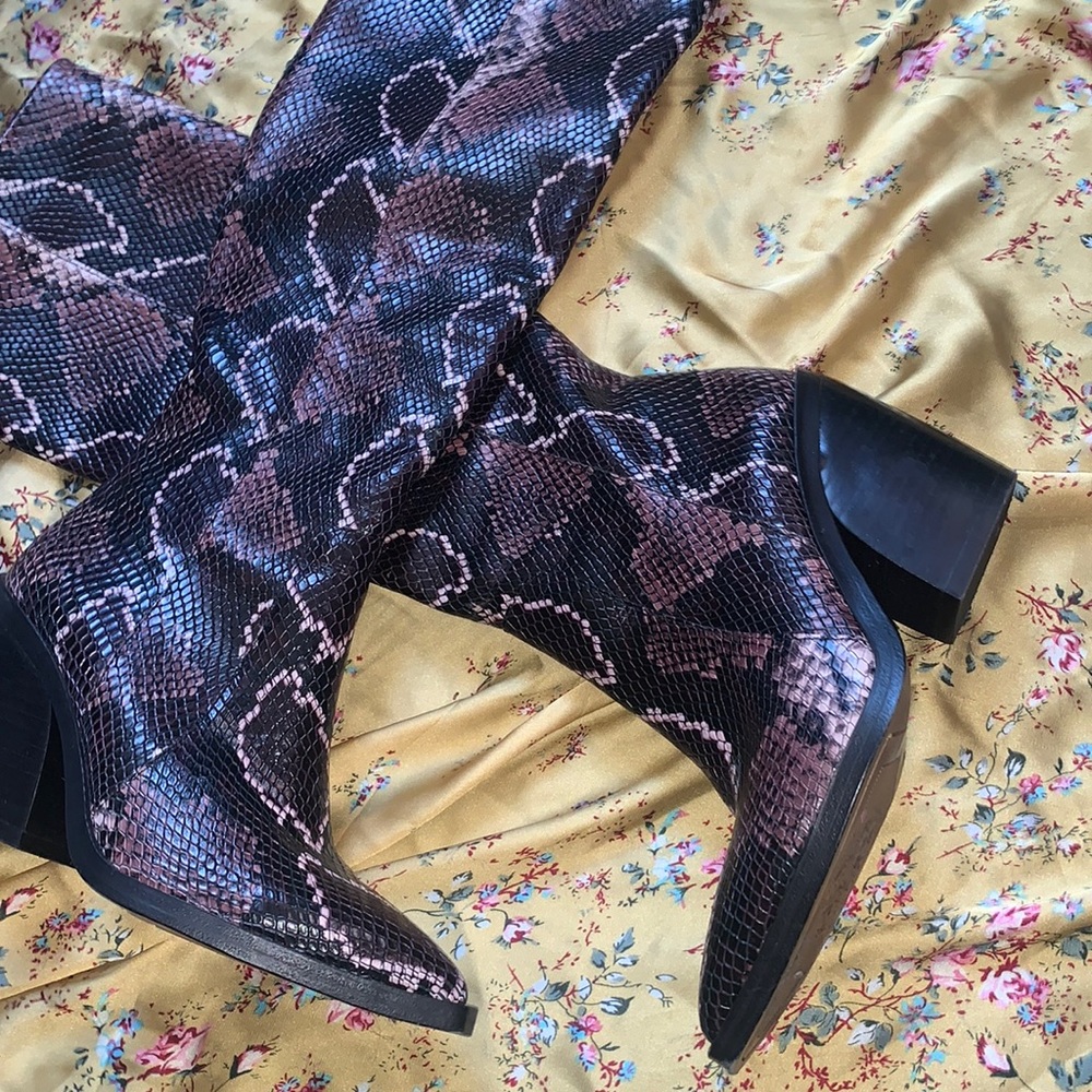 Python knee high boots, western toe, Vince Camuto sz 5.5, close to perfect!